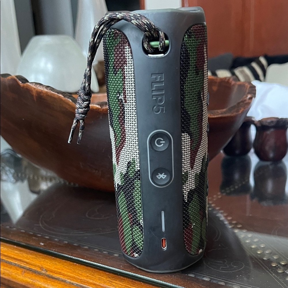 JBL Flip 5 Green Camouflage Speaker
